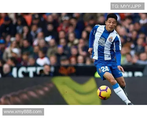 中国足球女球星实力排名分析 盘点顶尖球员的表现与贡献 中国足球女球星实力排名分析 盘点顶尖球员的表现与贡献