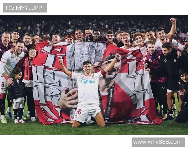 球星背后的名字与传奇：透视足球衣上名字背后的故事与荣耀