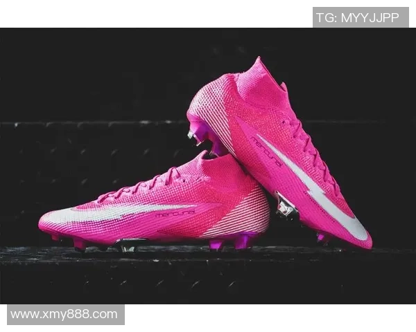 粉色球星足球鞋炫酷登场,展现个性与速度的完美结合 粉色球星足球鞋炫酷登场,展现个性与速度的完美结合